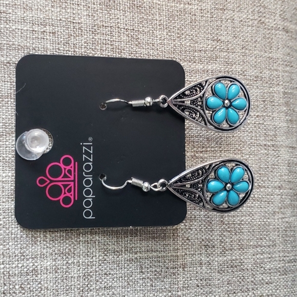 π Paparazzi Earrings Turquoise.